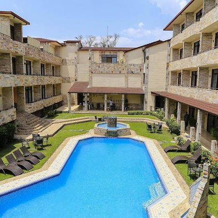 Roca Golf Hotel Бужумбура Екстериор снимка