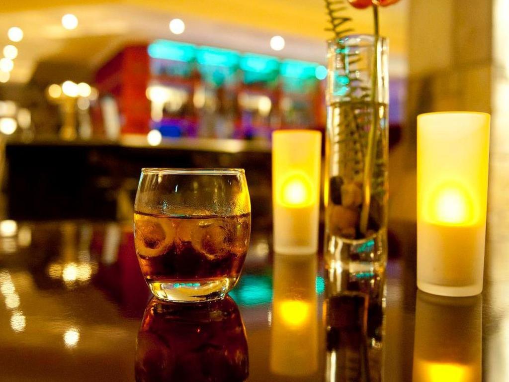 Roca Golf Hotel Бужумбура Екстериор снимка