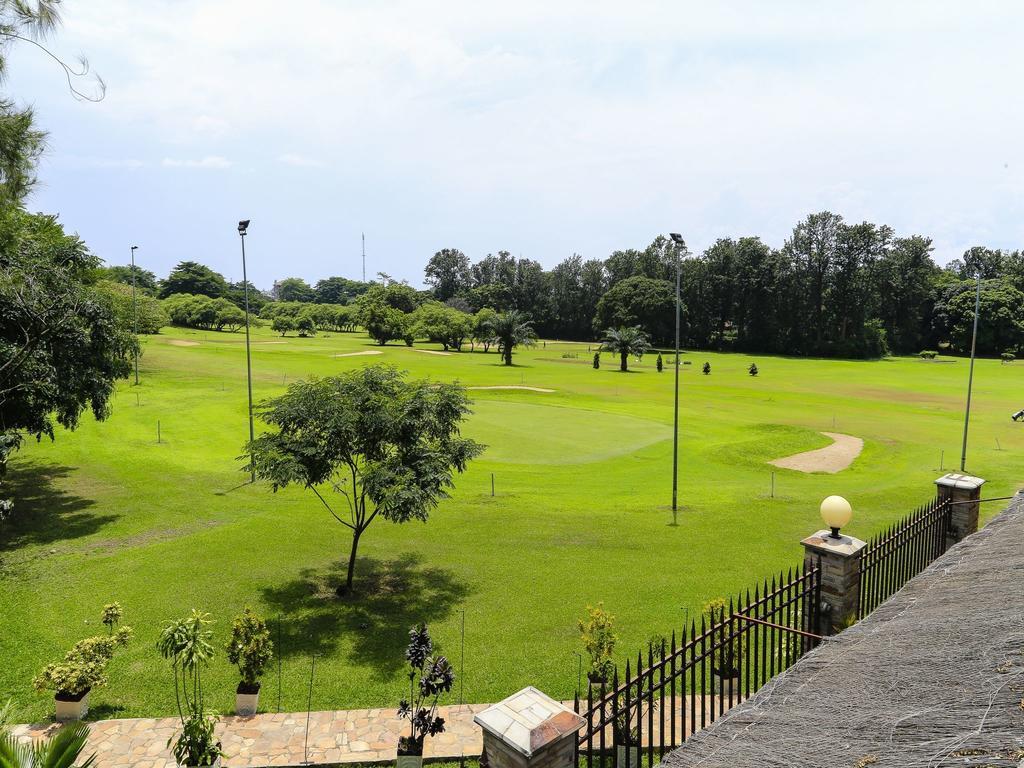 Roca Golf Hotel Бужумбура Екстериор снимка
