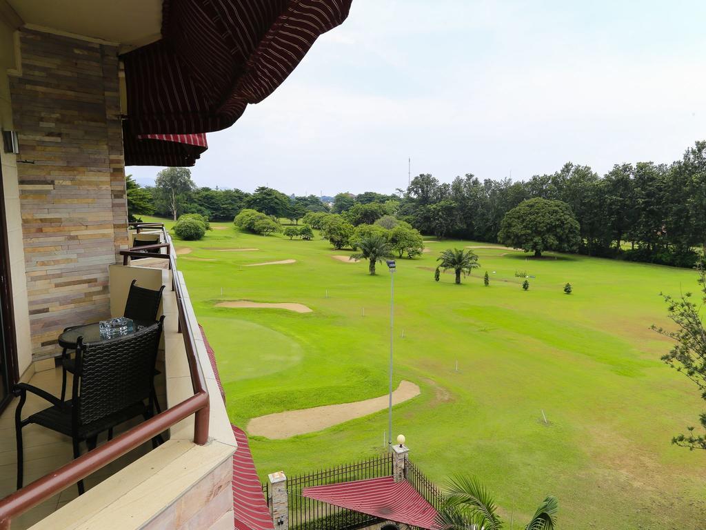 Roca Golf Hotel Бужумбура Екстериор снимка
