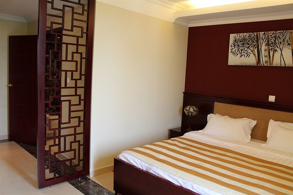 Roca Golf Hotel Бужумбура Екстериор снимка
