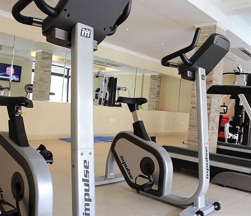 Roca Golf Hotel Бужумбура Екстериор снимка
