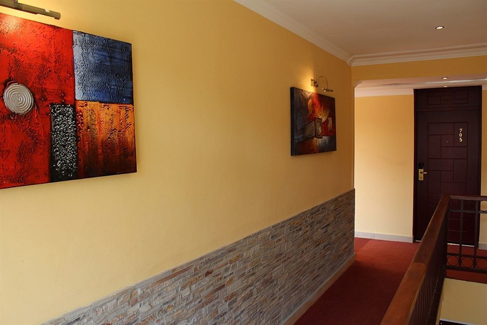 Roca Golf Hotel Бужумбура Екстериор снимка